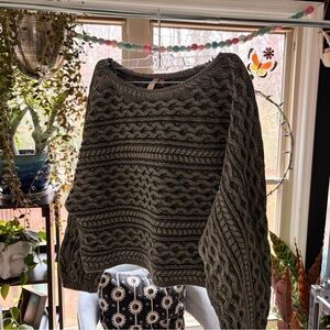 Chunky Knit Cropped Cable Sweater - Dusty Green